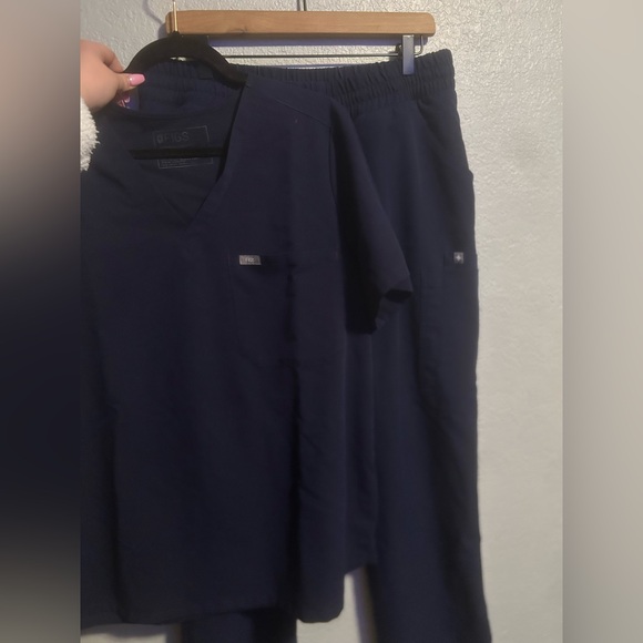 Figs navy blue two piece set - Picture 2 of 15